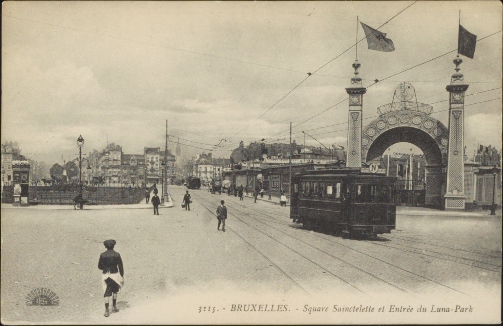 Le Square Sainctelette avec vue sur l\'entrée du Luna-Park vers 1914-1920 (carte postale) © CIVA Collections, Brussels