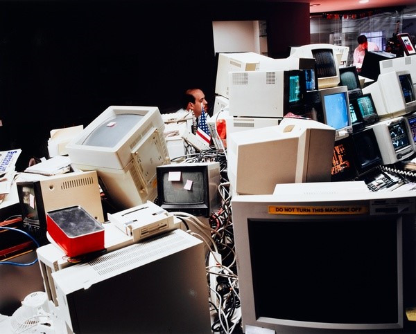 Lars Tunbjörk (1956 - 2015), Stockholm, Ensemble de 4 photographies de la série ‘’Kontor’’ (Office) - Photo n°3© Centre Pompidou, MNAM-CCI/Jean-Claude Planchet/Dist. RMN-GP© Lars Tunbjörk/ Galerie VU’